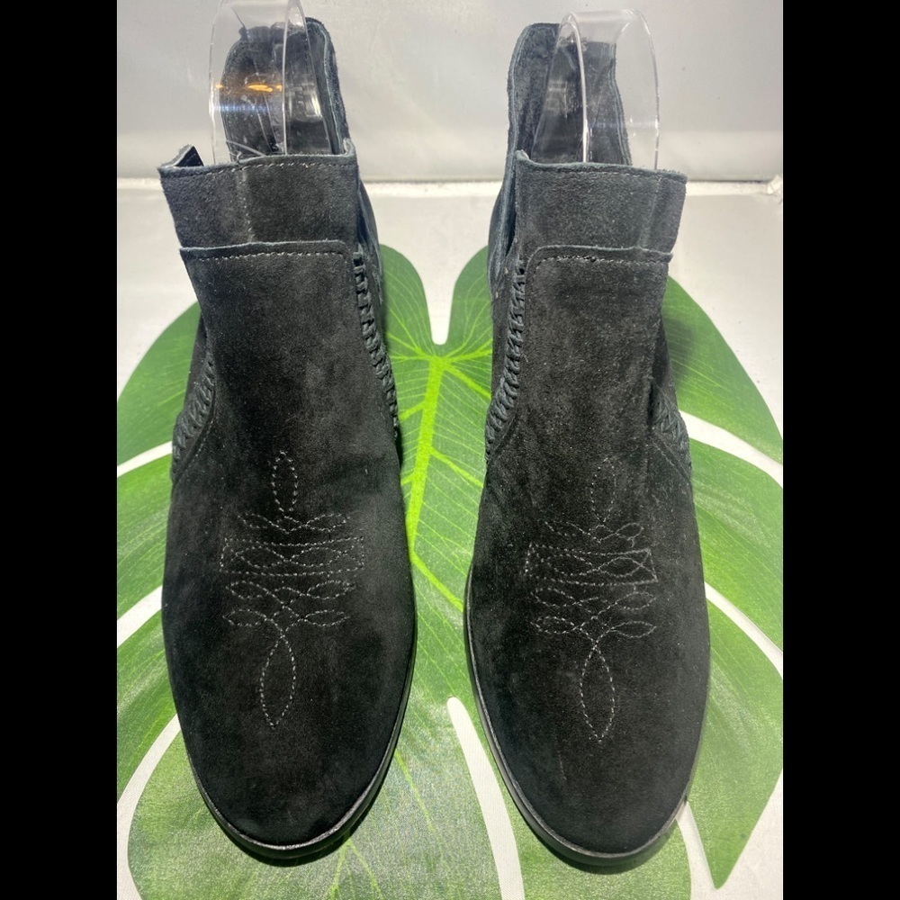 VINCE CAMUTO VC‎ PRESITA BLACK SUEDE BOOTIE​​​​​